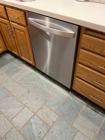 Whirlpool Dishwasher 1