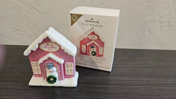 Hallmark Welcome Christmas! Special Edition 2011 Ornament 1