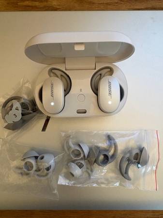 Bose QuietComfort Earbuds Noise Cancelling Wireless Headphones White 1