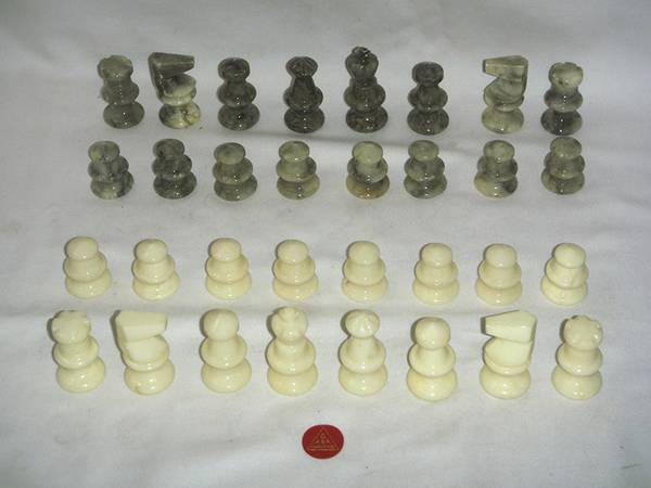 marble C. A&A chess set pieces made in Italy -- Chielline Alabaster 1