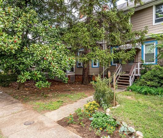 Charming 1BR/1BA apartment-N Garfield St Only*$1050!! 1