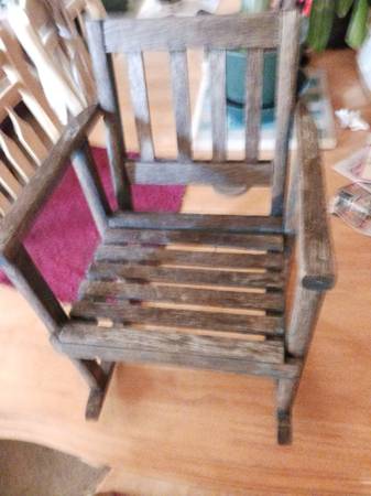 KIDS ROCKING CHAIRreduced 1