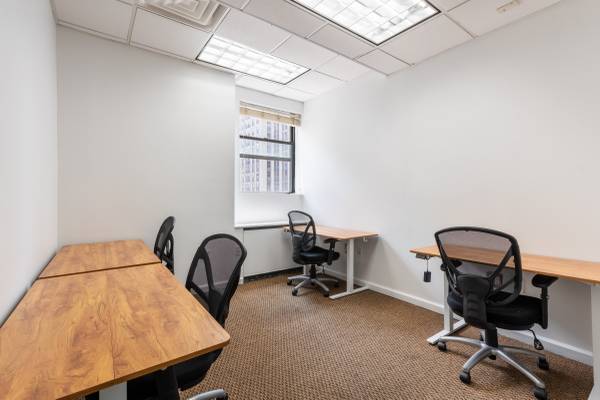 $1,850 Double Windowed Corner Office in the Trump Bldg at 40 Wall Street (Financial District)63854385074945123