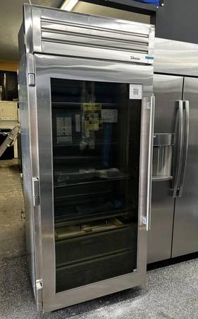 True refrigerator 36 inches column built in 1