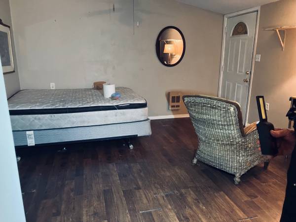 $1,200 / 2br - BANKS ST IS POPPIN!63881896572419121
