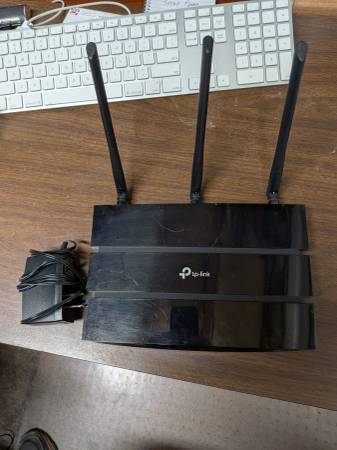 TP Link AC1200 Router /switch/repeater 1