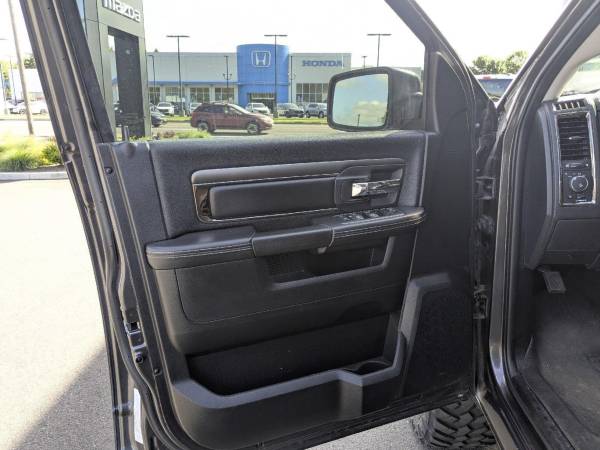 2014 RAM Sport Crew Cab - Photo 13