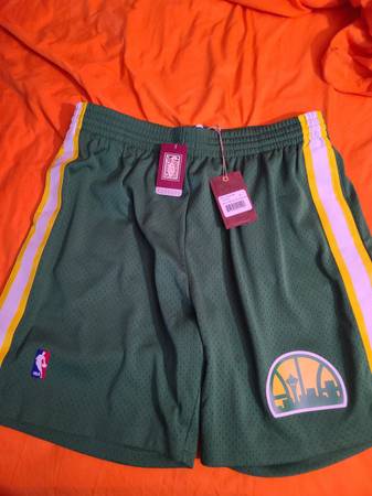 New Mitchell & Ness NBA Swingman Shorts 2XL 1
