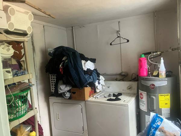 $300,000 / 3br - 1600ft2 - ¡Hogares al por mayor para arreglar y vender o comprar y mantener! NECESITA MUCHO TRABAJO. ¡DEBO VENDERLO!63825130432769123