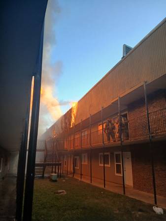 Incendio en el complejo de apartamentos Gentilly Ridge (Nueva Orleans)63904507075587122