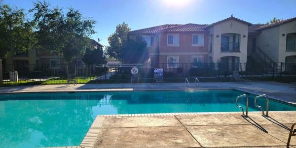 Laundry Facilities, On-Site Management, Refrigerator 1