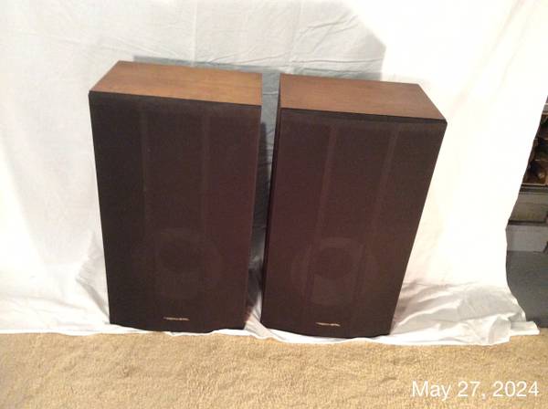 Realistic Optimus-50 speakers 1