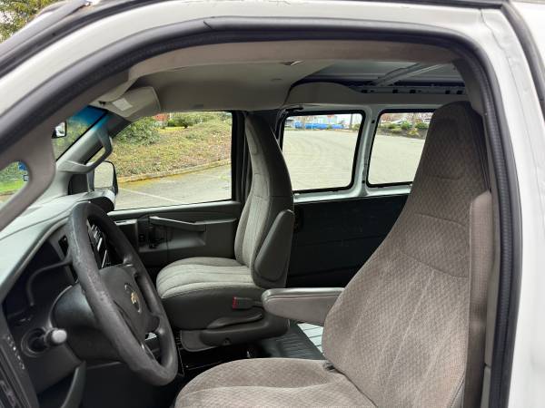 2016 Chevrolet express 2500 72,000 - Photo 6