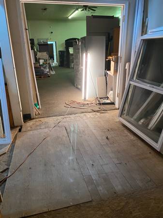 $350 / 115ft2 - Warehouse, Construction Yard, Food Truck Space and Office (MODESTO)63654929489665123