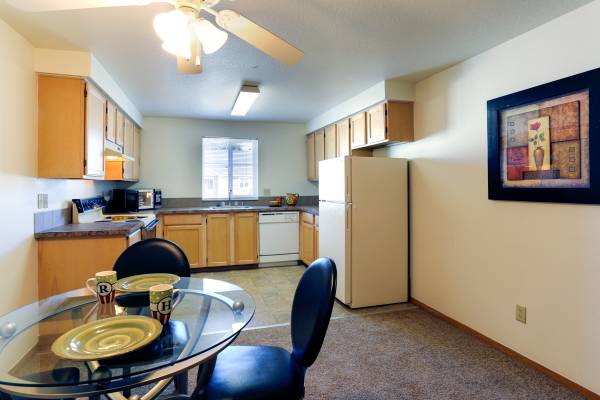 $1,599 / 2br - 1040ft2 - Affordable 2 Bed Apt in Vancouver - Limited Time Only!63914738409219123