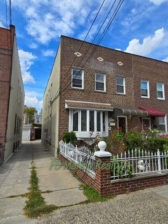 $1,900,000 / 5 habitaciones - 2500 pies cuadrados - Casa de ladrillo para 2 familias con garaje para 2 coches, reformada y lista para mudarse (Astoria)63870970456451121