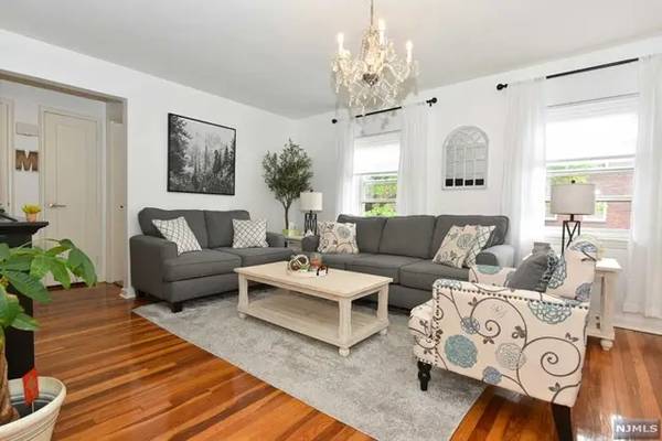 Hackensack Fairmount Section 1 Bedroom Apt w/ Assigned Parking 1
