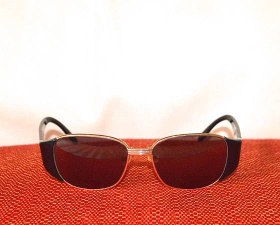 AUTHENTIC Yves Saint Laurent YSL Women's Vintage SUNGLASSES 1