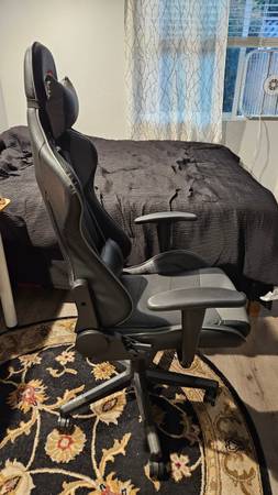 Used Gaming Chair 1