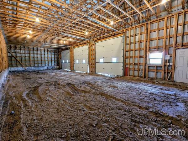 $130,000 Versatile commercial property on Class A RoadMLS 50144928 (Iron River)64151610600707121