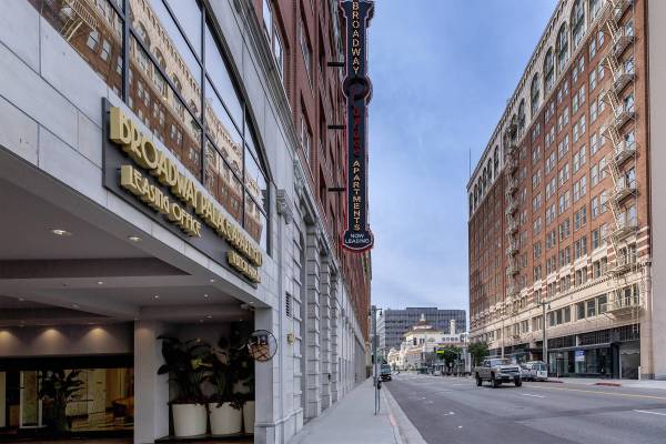 $2,799 / 2br - 964ft2 - Disability Access, 2 bedroom, in Los Angeles CA (1026 S Broadway, Los Angeles, CA)63953074425987121