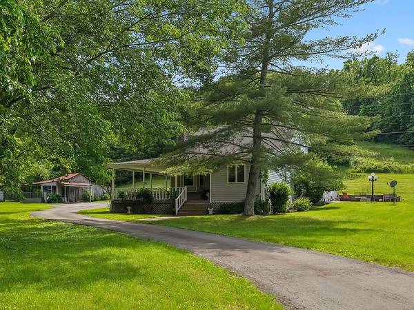 $1 / 4br - 1636ft2 - Minutes from Franklin on 5 acres in Tranquility; Creek & RV Hookup (Franklin)63904697165699121
