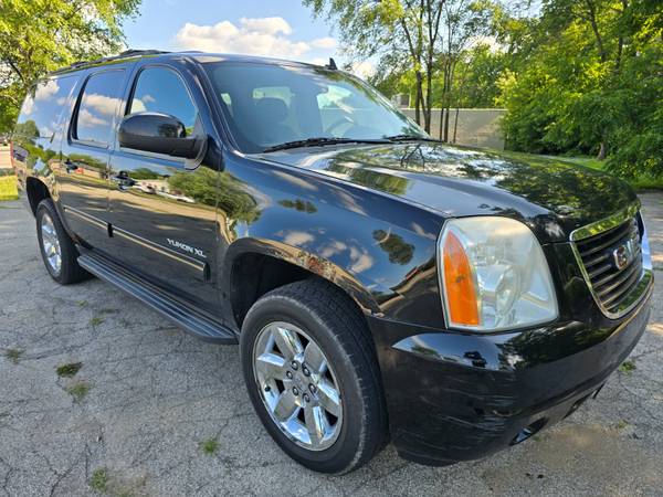 2011 GMC YUKON XL - $3,999 (ZION ILLINOIS)63618758906755122