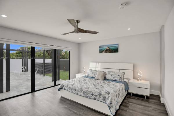 $12,500 / 6br - spacious recently remodeled house (6201 SW 107th Ave)64051007434626123