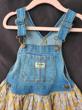 Vestido vintage OshKosh con peto floral, talla 3T para niñas - $20 (Tacoma)63439448597507121