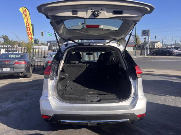 2017 Nissan Rogue SV AWD - $9,495 (+ Main Street Auto)63487829051779124