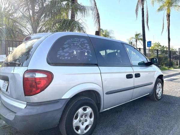 BUENA CAMIONETA DODGE CARAVAN A BUEN PRECIO - $1.500 (Sacramento)63619458585219122
