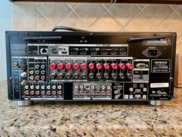 Onkyo TX-RZ820 Receptor AV de 7.2 canales - Excelente estado de alta gama - $300 (Bedford en Falls River - North Raleigh)63469641993603124