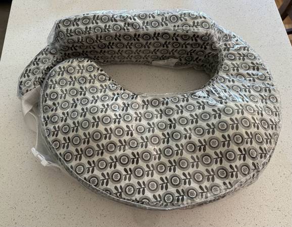 My Brest Friend Original Nursing Pillow 1