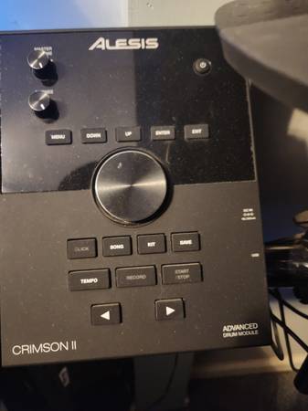 Alesis Command Mesh drumset with Amp 1