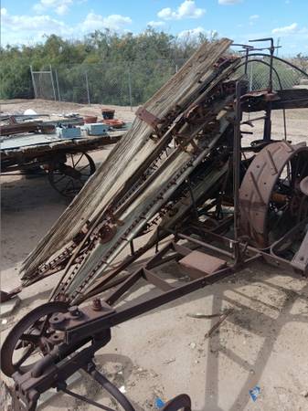 Vintage corn binder 1