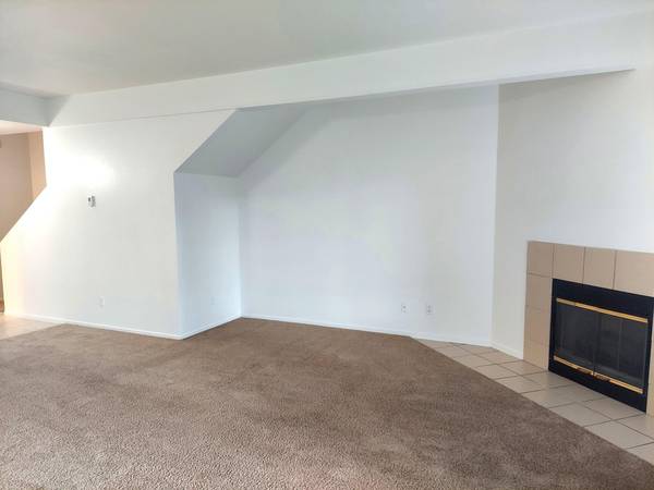 $2,180 / 3br - 1432ft2 - 🔑MOVE IN SPECIALS! SPACEOUS 3X2 TOWNHOME READY NOW! TOUR TODAY! ($600 OFF 1ST MONTHS RENT!!!!)63798509919233120