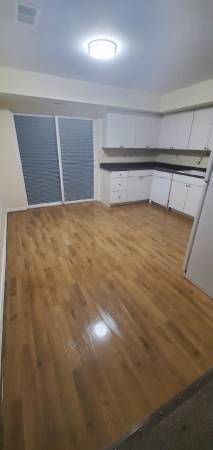 $1,300 / 2br - apartamento de 2 dormitorios (Fort Thomas)64051689307907124