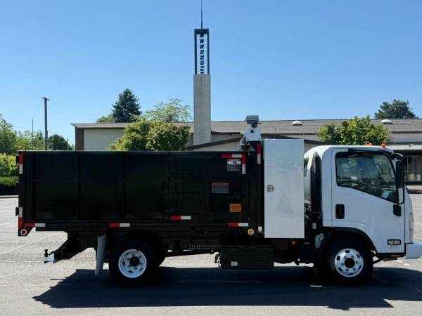 2011 Isuzu Med Duty NPR - Photo 7
