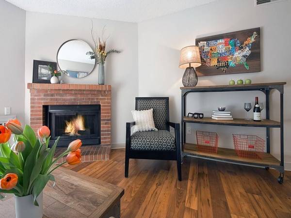 $1,170 / 535ft2 - Pet Care, Storage Space, Fireplace, Business Center (Englewood)63849270608003124