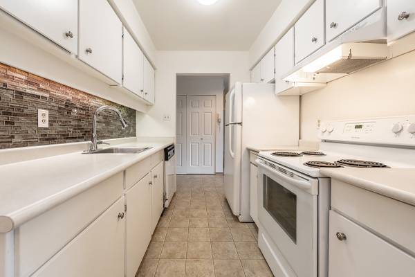 Beacon Park Apartments - 2 Bedroom - Available Nov. 1st 2
