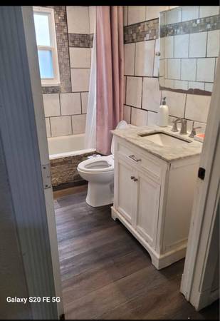 Nice room with all bills paid 1