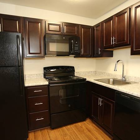 $1,749 / 2br - 886ft2 - Playground, Pet Friendly, Resident Events (204 Kings Arms Street, Ashland, VA)64027113617153122