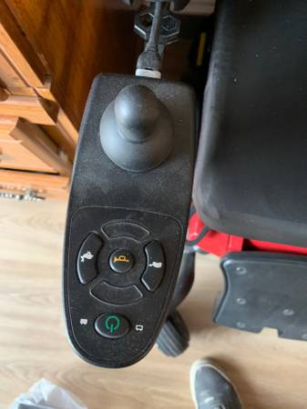 Pride Mobility Chair 600 ES 1