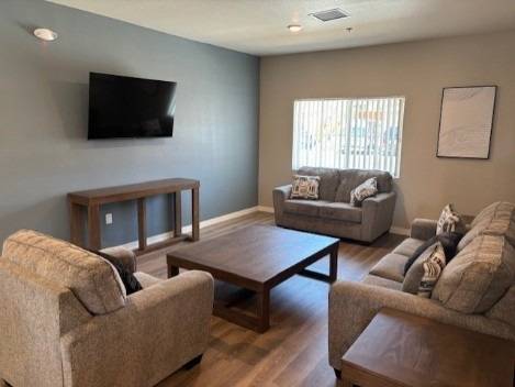 3bd 2ba, Dishwasher, BBQ/Picnic Area 1