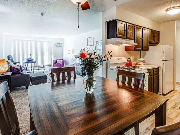 $1,224 / 1br - 730ft2 - Falling Leaves Falling Prices! They're Both happening at Stone Grove (2525 Williams Dr, Burnsville, MN)63990232189442123
