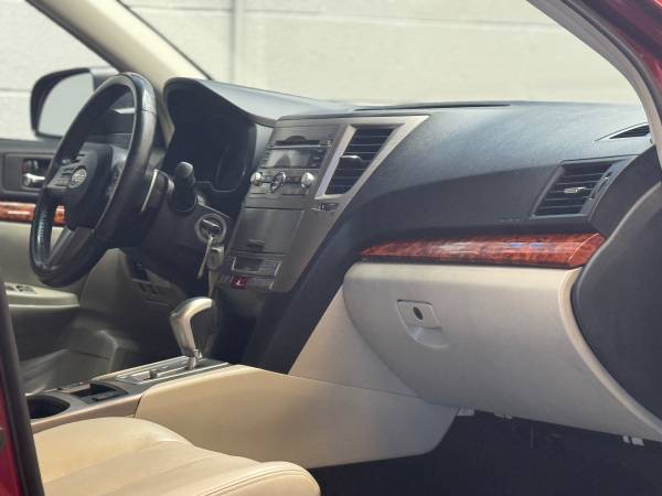 2011 Subaru Outback - Título Limpio, Un Solo Dueño! - $5,500 (Advanced Premier Auto LLC)63618484359681122