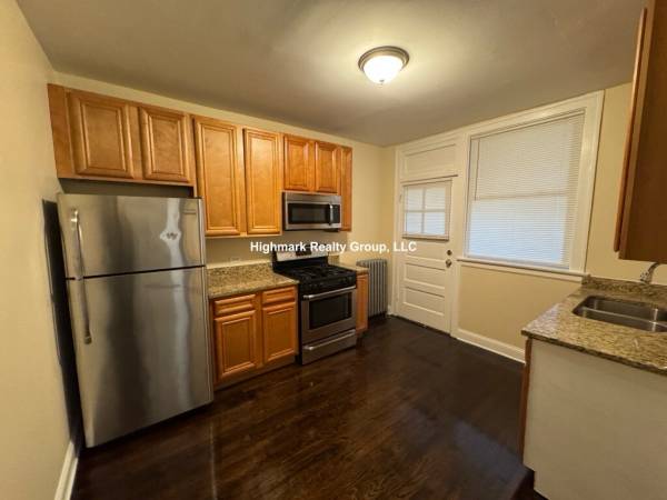 $1,400 / 1br - 🌇🛋️🪟Ático reformado de 1 dormitorio – Una belleza en Belmont Cragin🛋️🪟🌇 (Chicago)63781350774913120