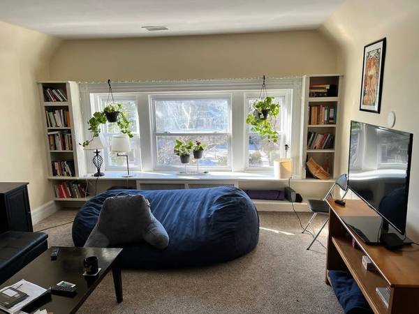 $2,600 / 3br - 1300ft2 - Awesome in East Rock ! (East Rock)64010332595331123