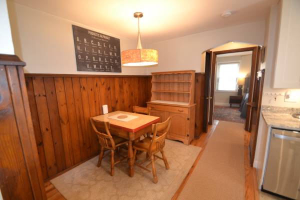 $1,395 / 1br - 750ft2 - 38H-2 Furnished 1BR Apartment Silverton/ Kenwood near (Pleasant Ridge NR/ Kennedy Hts)63974474004738124