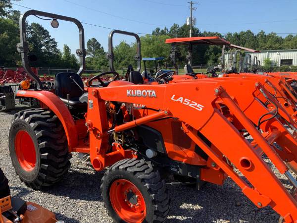 Kubota L3901 - 4x4 con cargador - $16,900 (Vincent)63442186842753123